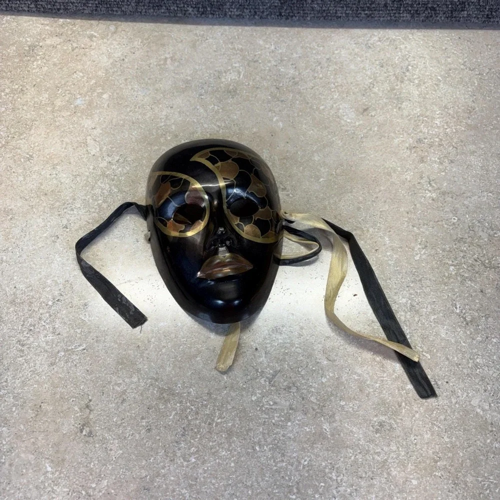 Vtg~Hand Painted~Mardi-Gras/Venetian Mask~Brass, Gold, Black Wall Decor